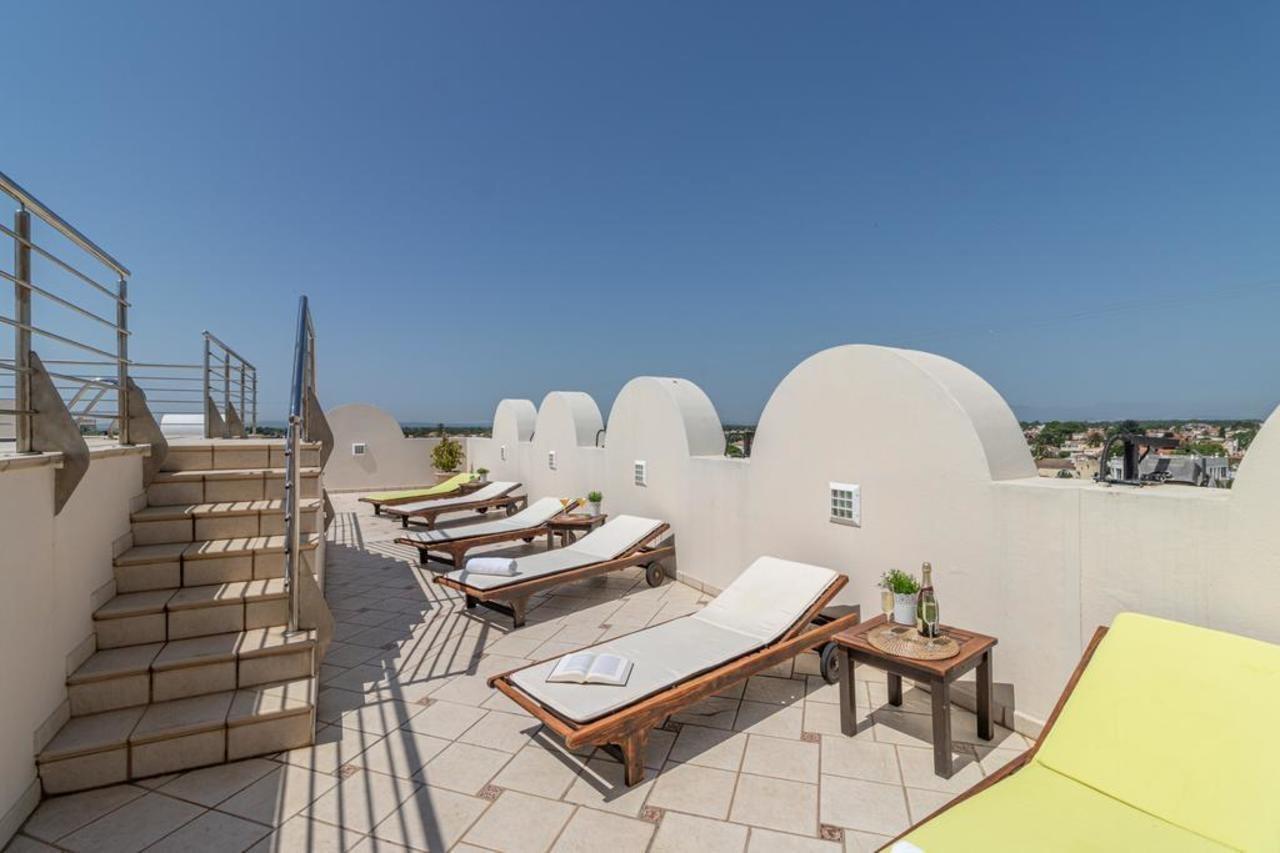 Apartaments Bt Vent De Garbi Empuriabrava Exteriör bild