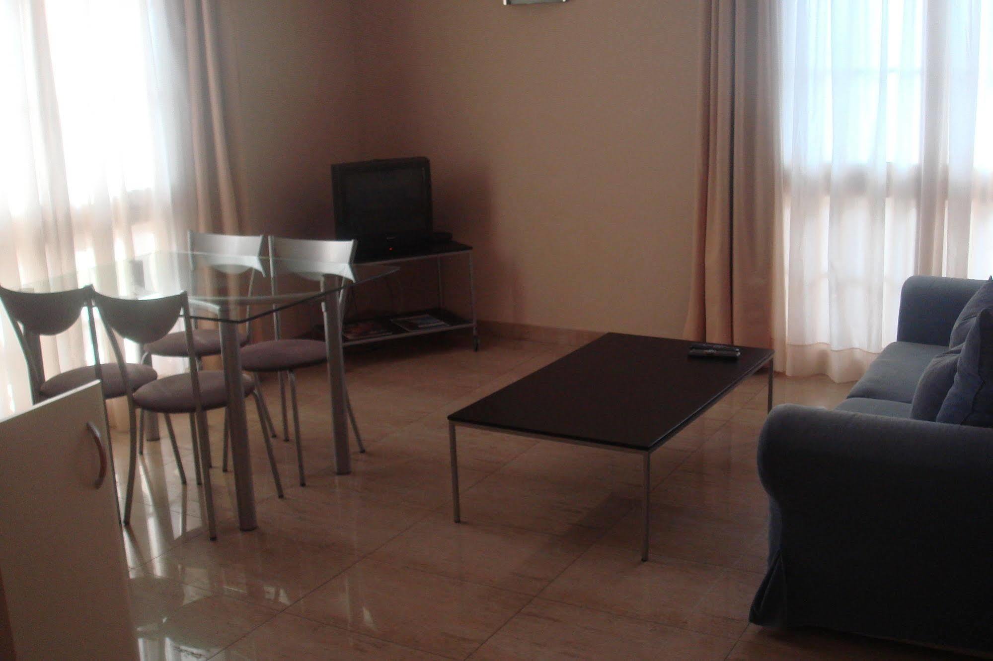 Apartaments Bt Vent De Garbi Empuriabrava Exteriör bild