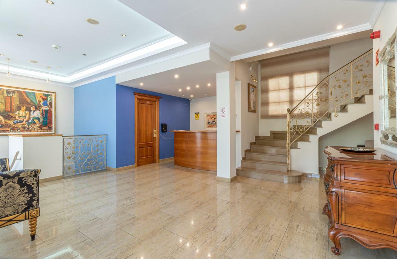 Apartaments Bt Vent De Garbi Empuriabrava Exteriör bild