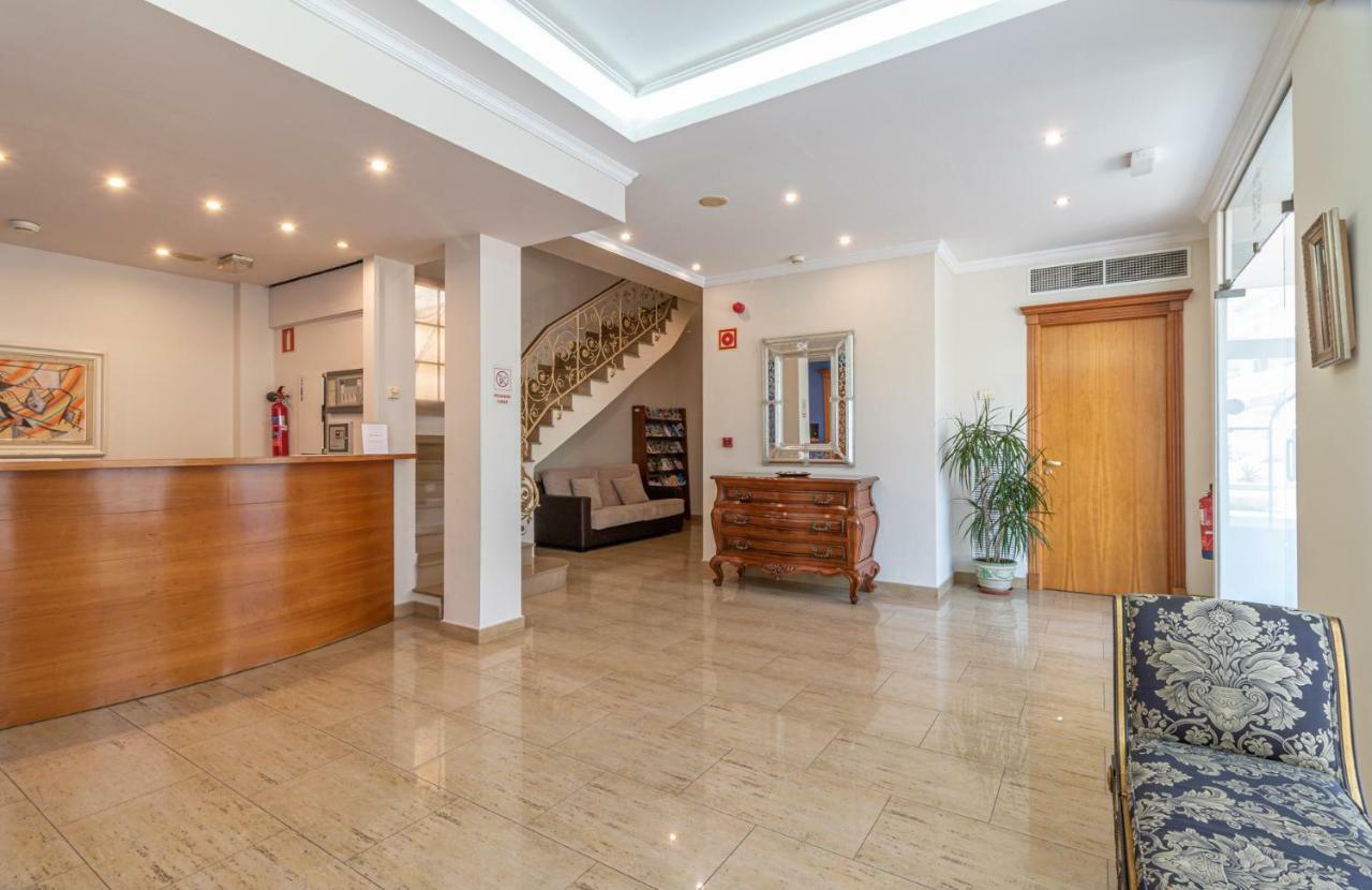 Apartaments Bt Vent De Garbi Empuriabrava Exteriör bild