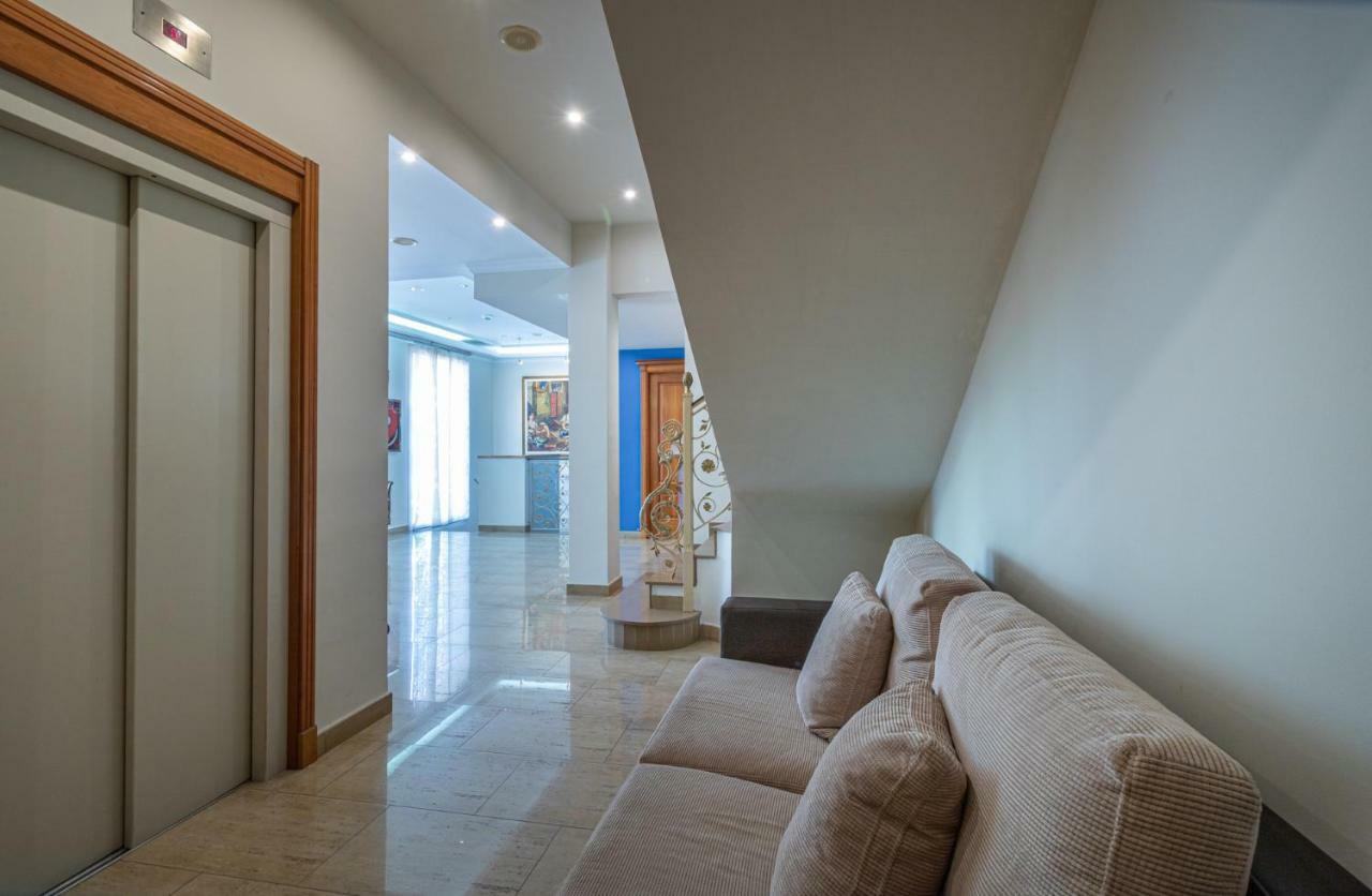 Apartaments Bt Vent De Garbi Empuriabrava Exteriör bild