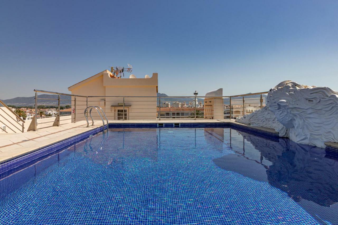 Apartaments Bt Vent De Garbi Empuriabrava Exteriör bild