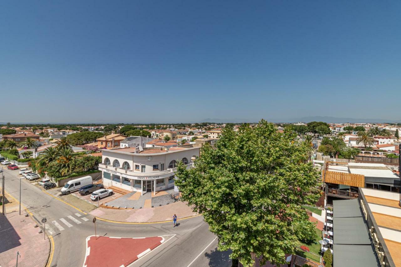Apartaments Bt Vent De Garbi Empuriabrava Exteriör bild